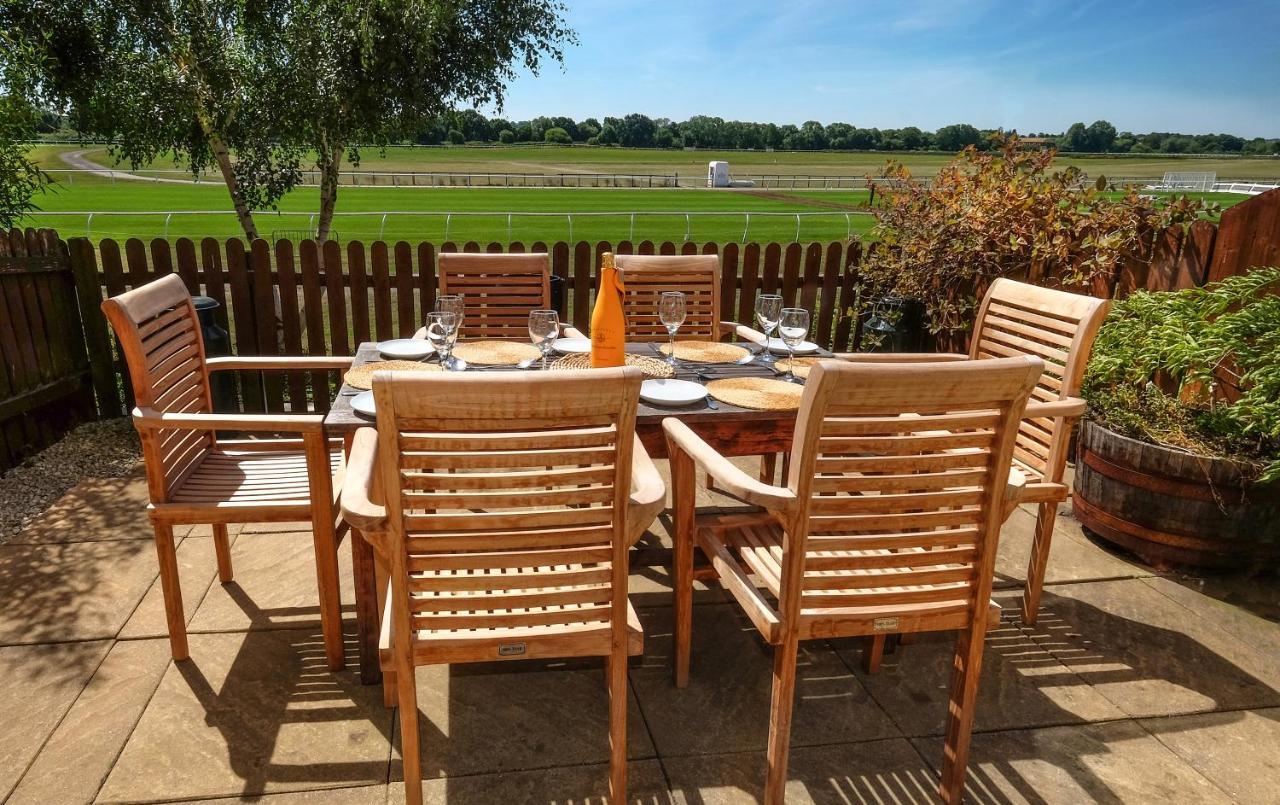 47 Wetherby Way, 3 Bedrooms, Sleeps 6, Easy Walk To Town, Parking, Self Catering, Great View Stratford-upon-Avon Exterior photo
