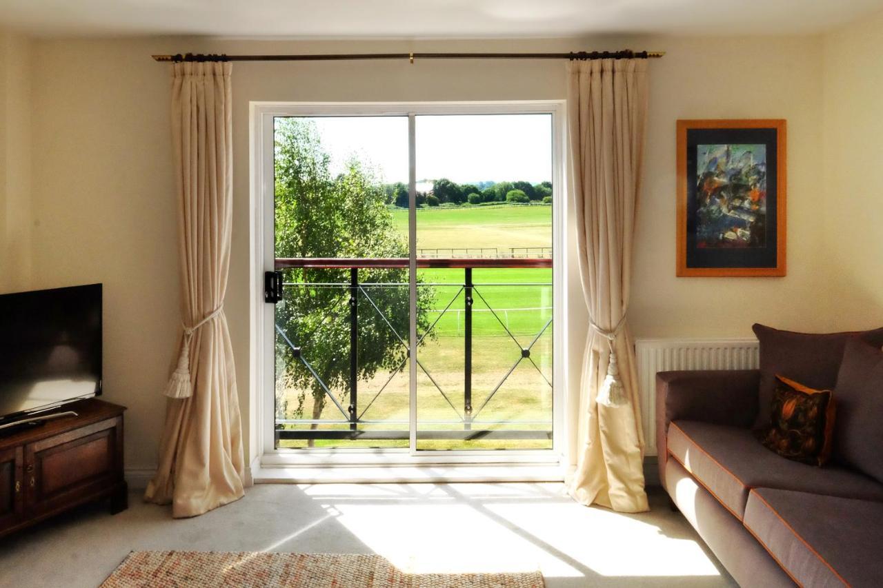 47 Wetherby Way, 3 Bedrooms, Sleeps 6, Easy Walk To Town, Parking, Self Catering, Great View Stratford-upon-Avon Exterior photo